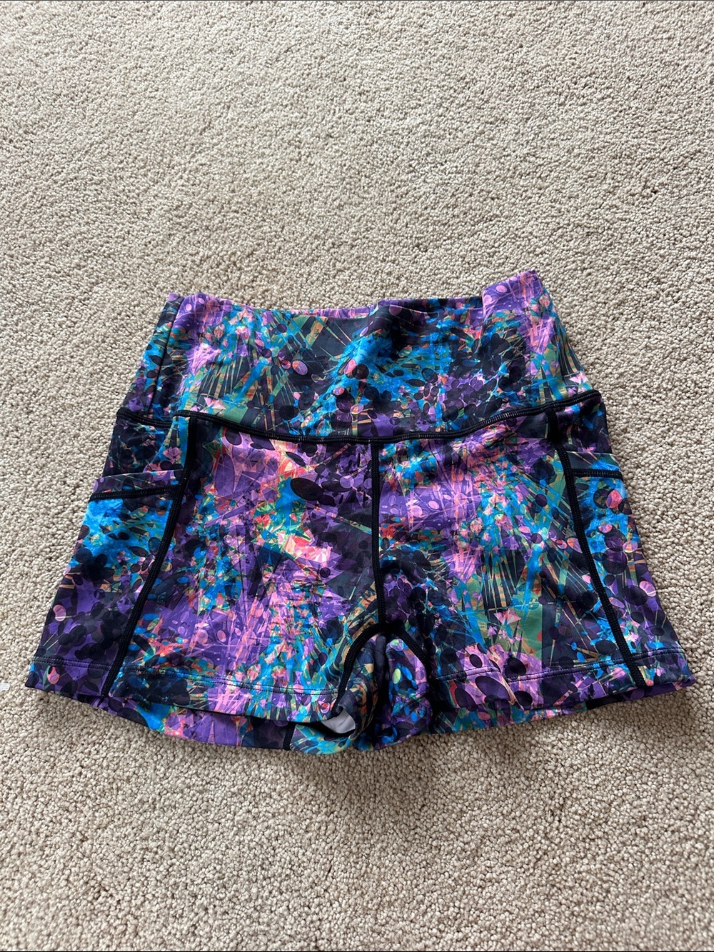 Constantly varied gear shorts